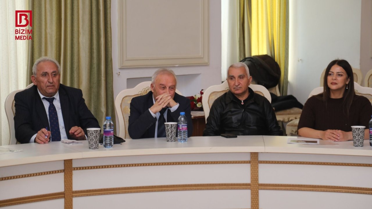 Bir əsrlik söz yolçuluğu – Səsini itirən Gəray Fəzlinin 100 illiyi qeyd olundu – FOTO - foto 5