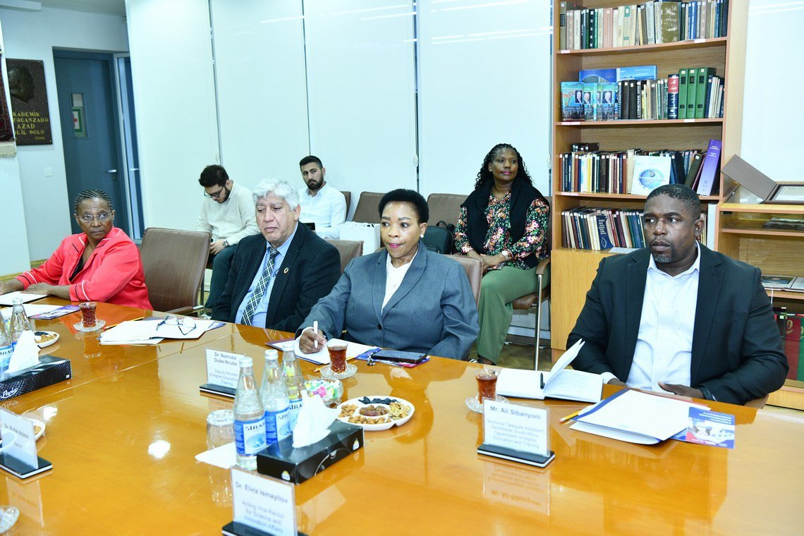 Cənubi Afrika Respublikasının Ali Təhsil və Təlim Nazirliyinin nümayəndə heyəti ADNSU-da – FOTO - foto 1