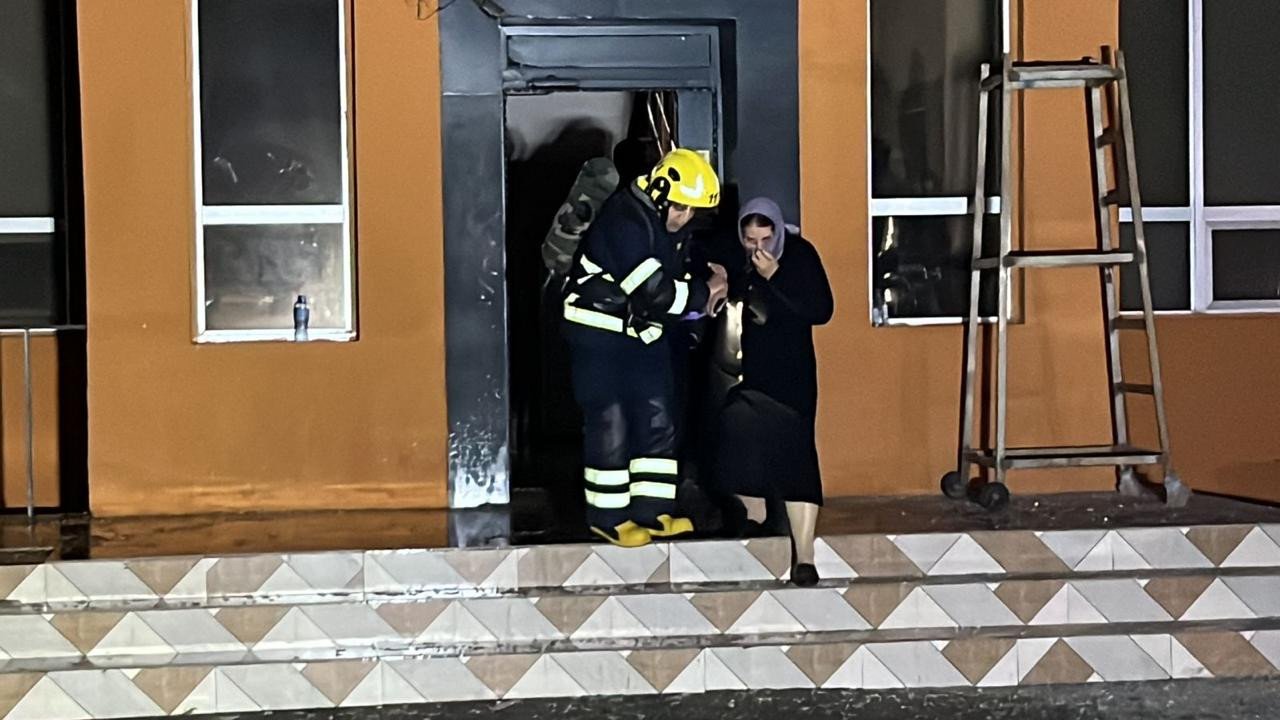 Bakıdakı güclü yanğın SÖNDÜRÜLDÜ - FOTO/VİDEO - foto 2