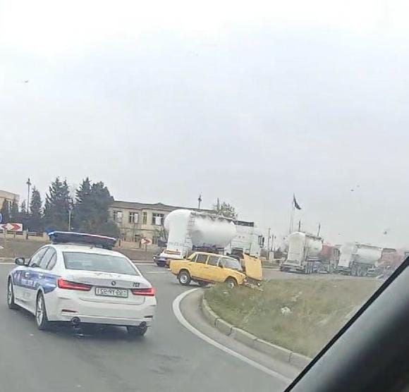 Biləsuvarda YOL QƏZASI: Dörd nəfər xəsarət aldı - FOTO - foto 1