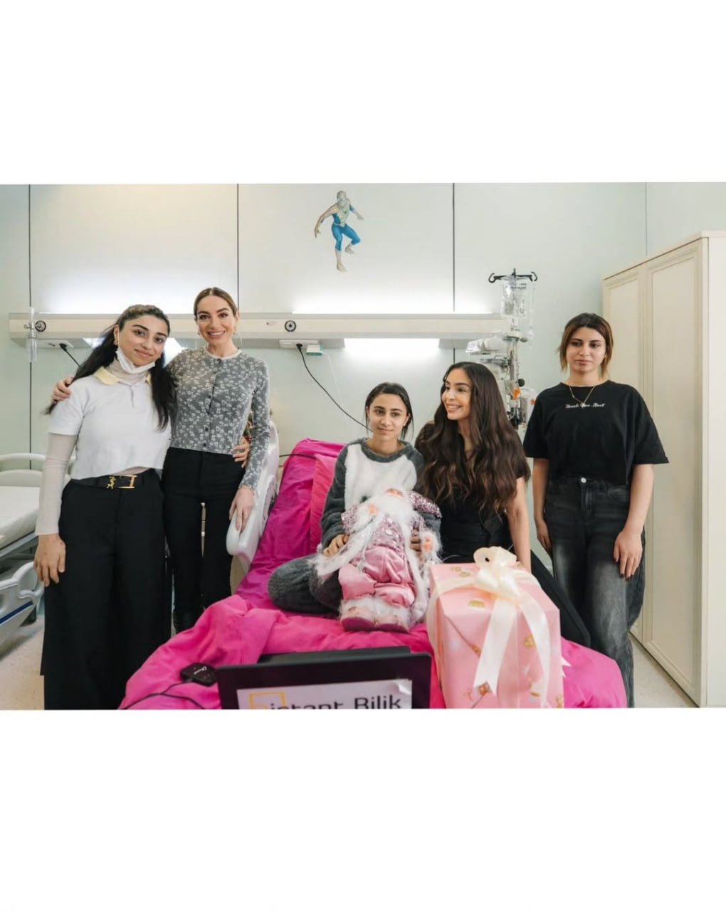 Leyla Əliyeva və Arzu Əliyeva Milli Onkologiya Mərkəzini ziyarət etdilər - FOTO - foto 18