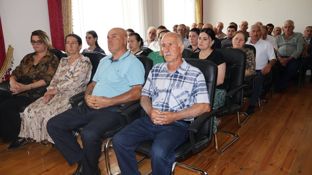 Yuxarı Zeyxur kəndində yol, su və bağça problemi GÜNDƏMDƏ - FOTO - foto 1