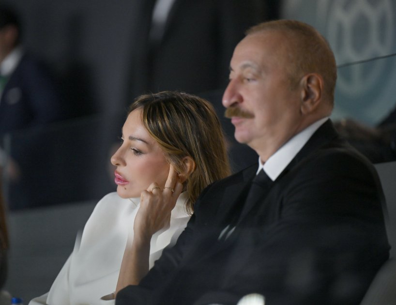 Prezident ailəsi ilə FIFA U-15 dünya çempionatının açılış mərasimini izlədi - YENİLƏNİB - FOTOLAR - foto 2