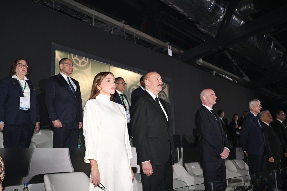 Prezident ailəsi ilə FIFA U-15 dünya çempionatının açılış mərasimini izlədi - YENİLƏNİB - FOTOLAR - foto 5