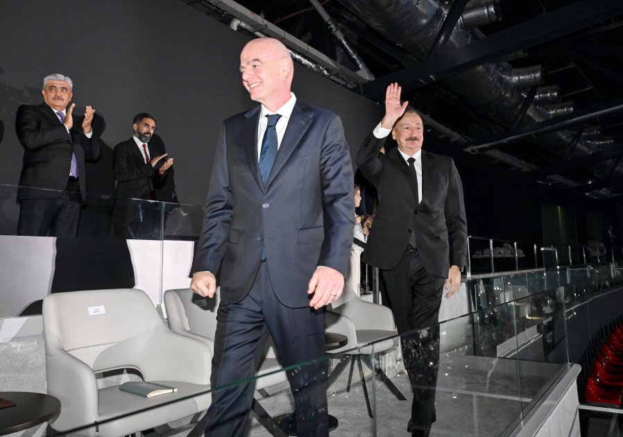 Prezident ailəsi ilə FIFA U-15 dünya çempionatının açılış mərasimini izlədi - YENİLƏNİB - FOTOLAR - foto 8