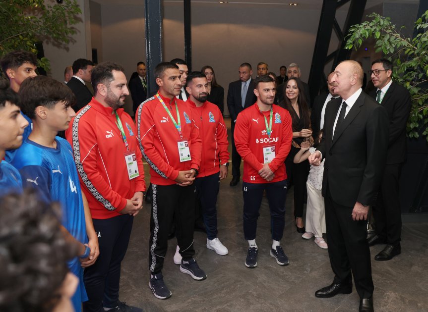 Prezident ailəsi ilə FIFA U-15 dünya çempionatının açılış mərasimini izlədi - YENİLƏNİB - FOTOLAR - foto 15