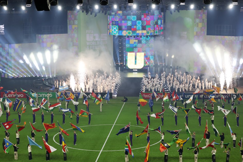 Prezident ailəsi ilə FIFA U-15 dünya çempionatının açılış mərasimini izlədi - YENİLƏNİB - FOTOLAR - foto 20