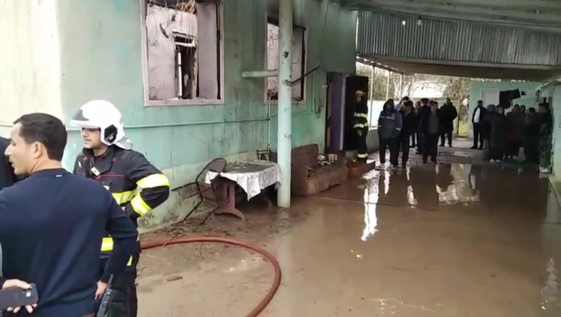 Salyanda evə ildırım düşdü - FOTO/VİDEO - foto 2