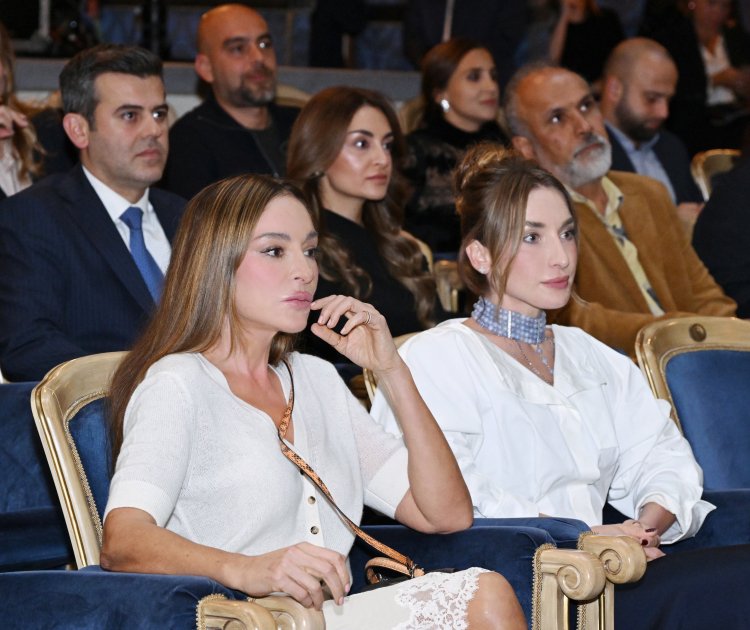 Mehriban Əliyeva "Qağayı” tamaşasının təqdimatında iştirak etdi - FOTO - foto 4