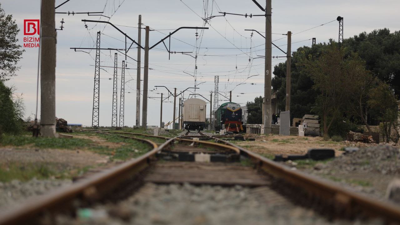 Yeni Suraxanı–Hövsan dəmir yolu xəttinin bərpası işləri nə yerdədir? – Foto - foto 1