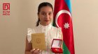“Oxumaqdan başqa heç nə etmirdim” - Məktəbi qızıl nişanla bitirən Məryəm