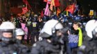 Kölndə iğtişaşlar: 12 polis əməkdaşı xəsarət aldı