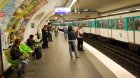 Başörtülü qadın Paris metrosunda TƏHQİR EDİLDİ