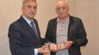 Aprel şəhidinin medalı ailəsinə təqdim edildi - FOTO