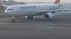 İstanbul-Katmandu reysində İNSİDENT: Təyyarənin şassisində alov yarandı - VİDEO
