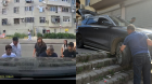 Kişilərin gücü çatmadı, köməyə qadın gəldi...&ndash; Video