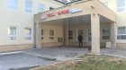 Qaxda minik avtomobili qaz xəttinə çırpılaraq aşdı