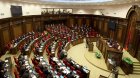 Azərbaycan əleyhinə sərt açıqlamalar verən Knyaz Həsənov Ermənistanda yeni parlamentin iclasına sədrlik edir - FOTO