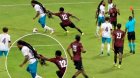 Saçları ilə rəqibə iki qırmızı vərəqə aldırdı - Video