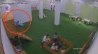 Uşağın sürüşkəndən yıxılaraq qolu sındı - Valideyn bağçanı günahlandırır - VİDEO