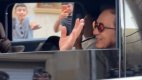 Ceki Çanla görüşmək üçün özlərini maşının önünə atdılar &ndash; VİDEO