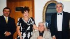 Onların arxiv fotosunu paylaşdı