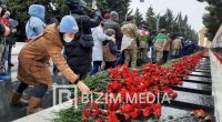 Zəfər yanğısına bürünən Şəhidlər Xiyabanı - Xarı bülbül qərənfili təsəlli edir... Fotoreportaj 