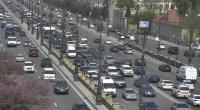 Avtomobil motosikletlə toqquşdu - Heydər Əliyev prospektində sıxlıq