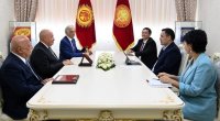 Qırğızıstan prezidenti Polad Bülbüloğluna orden verdi - FOTO