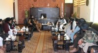 GÜNÜN FOTOSU: Ayaqyalın Taliban rəsmiləri rəsmi görüşdə!