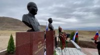 Ermənilərdən rus hərbçiləri üçün daha bir ABİDƏ – FOTO
