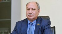 Araz Əlizadə Sərdar Cəlaloğlunu \