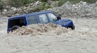 İsmayıllıda avtomobili sel apardı, sürücü xəsarət aldı - FOTO