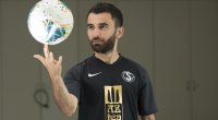 Daha bir futbolçu \