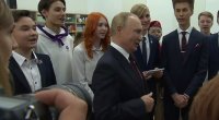 Putin məktəblilərlə birlikdə Rusiya himnini oxudu - VİDEO