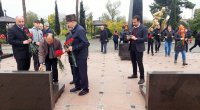 Cavit Bağçı Qubada naməlum türk əsgərinin məzarını ziyarət etdi - FOTO