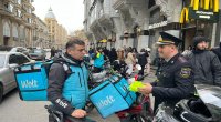 Baş DYP İdarəsi tərəfindən Bakıda moped və velosiped sürücülərinə işıqqaytarıcı jiletlər PAYLANDI - FOTO