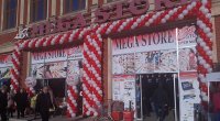 “Megastore”da gözətçinin əl-qolunu bağlayıb seyfi APARDILAR