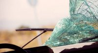 Gəncədə maşın ağaca çırpıldı - 2 nəfər öldü