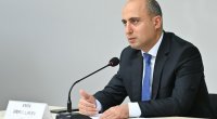 Emin Əmrullayev: “Dərs saatlarının bölgüsündə sertifikatlaşdırma balı nəzərə alınacaq”