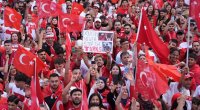 Berlin küçələrində türkiyəli azarkeşlərdən \