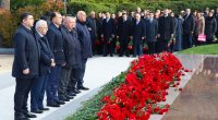 Azərbaycan Həmkarlar İttifaqları Konfederasiyasının kollektivi Ulu Öndərin məzarını ziyarət etdi - FOTO