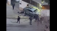 Bakıda maşın polis bölməsinin hasarına çırpıldı – VİDEO