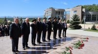 Heydər Əliyevin anadan olmasının 102-ci ildönümünə həsr olunmuş dəyirmi masa KEÇİRİLDİ - FOTO