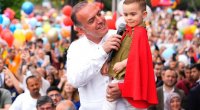 Xərçəngə qalib gəldi, təbrikə minlərlə adam yığışdı - FOTO/VİDEO