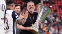 "Tottenhem"in futbolçularından Postekoqlunun qovulmasına ETİRAZ