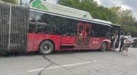 "28 May" metrostansiyasının yaxınlığında "BakuBus"un 2 avtobusu toqquşdu - VİDEO