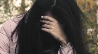 Göygöldə DAVA: Qayınata gəlinini balta ilə vurdu