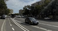 Bakının bir küçəsində mikromobillik zolağı təşkil edilir - FOTO