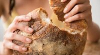 Çörək bişirərkən su əvəzinə bundan istifadə edin: 10 gün təzə və yumşaq qalacaq